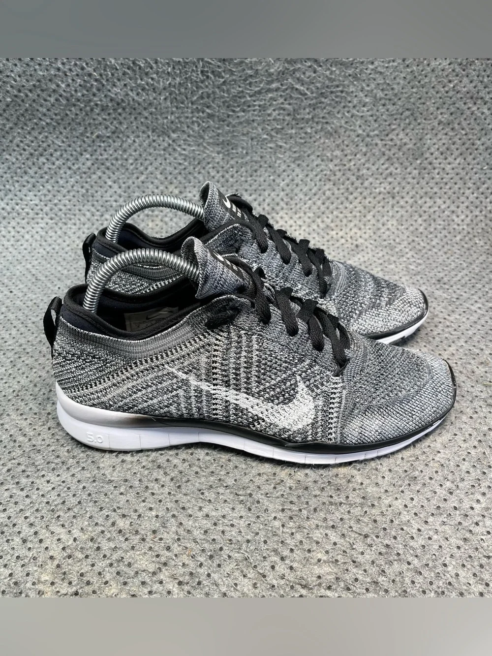 Nike Free TR Flyknit Oreo Shoes Size 8 Women’s